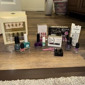 Nail Polish and Accessories Set